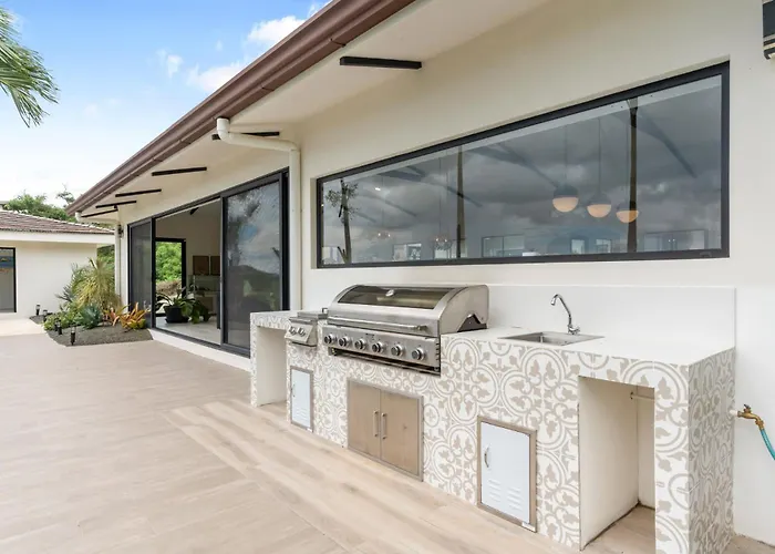 Luxe Tropical With Sparkling Infinity Pool, Panoramic Ocean Views & Community Amenities * Playa Flamingo