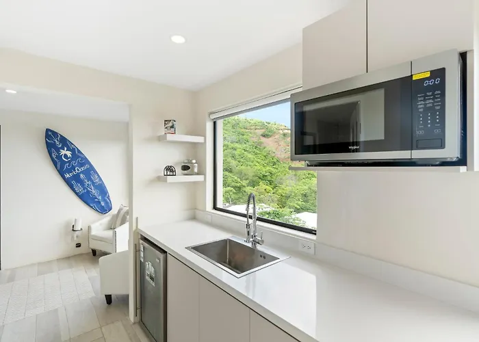 Luxe Tropical With Sparkling Infinity Pool, Panoramic Ocean Views & Community Amenities Сasa de vacaciones