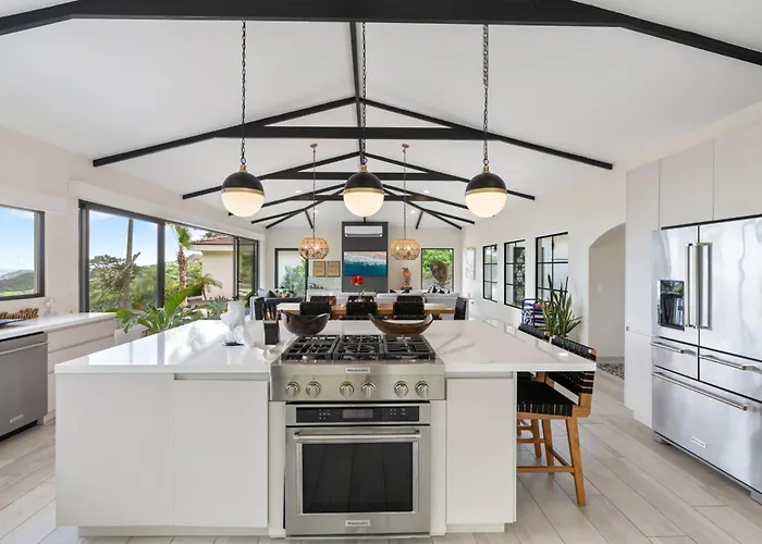 Luxe Tropical With Sparkling Infinity Pool, Panoramic Ocean Views & Community Amenities Сasa de vacaciones