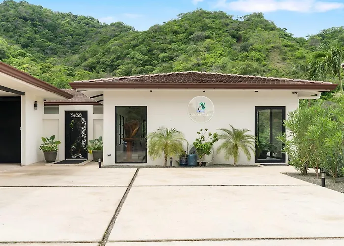 Luxe Tropical With Sparkling Infinity Pool, Panoramic Ocean Views & Community Amenities * Playa Flamingo