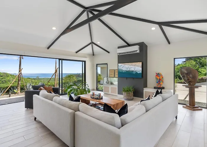 Luxe Tropical With Sparkling Infinity Pool, Panoramic Ocean Views & Community Amenities