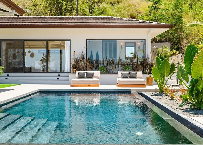 Luxe Tropical With Sparkling Infinity Pool, Panoramic Ocean Views & Community Amenities Сasa de vacaciones Playa Flamingo